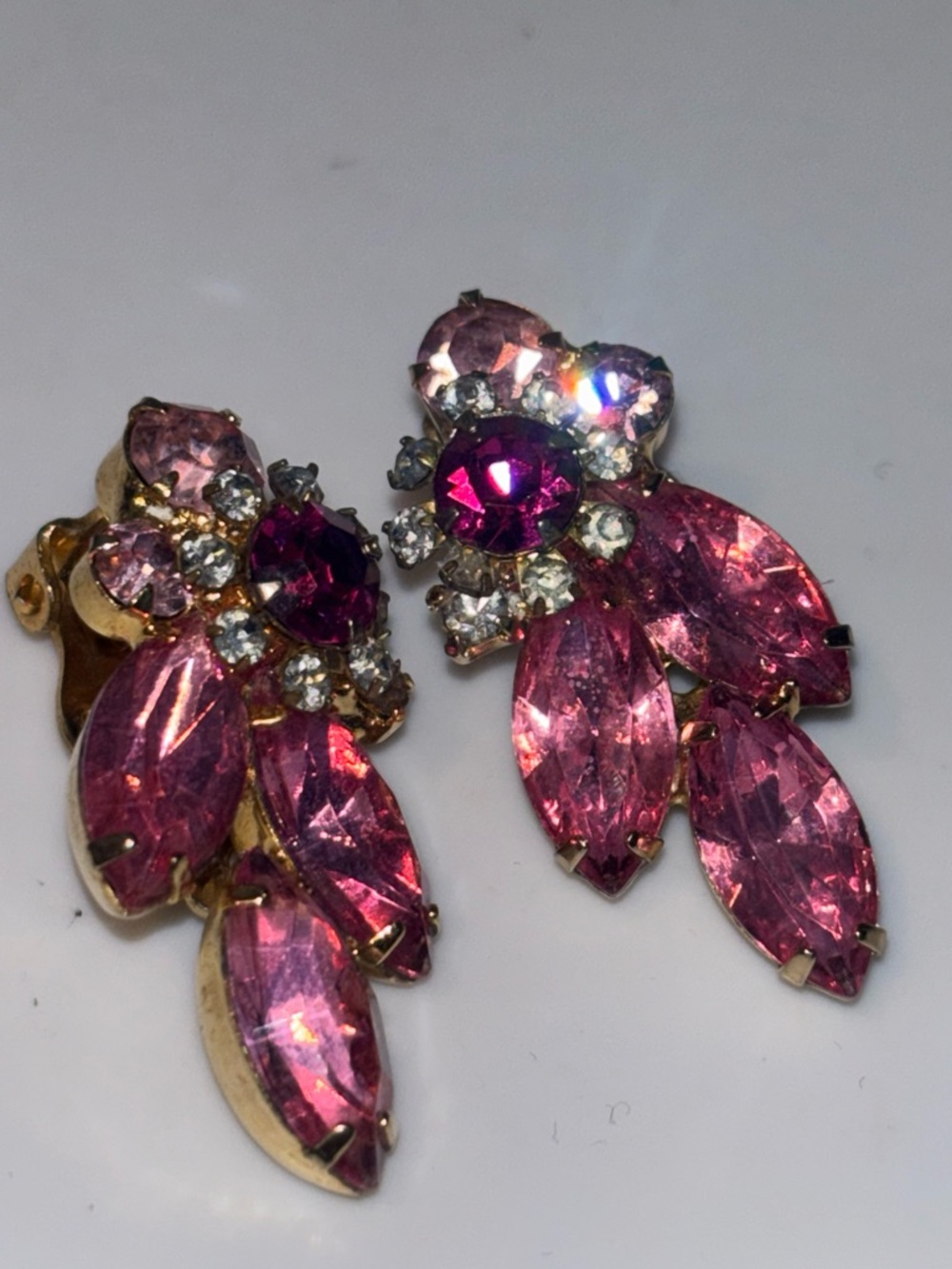 Vintage-Inspired Pink Crystal Clip-On Earrings - Unbranded - Picture 4 of 4